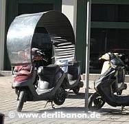 Libanon, Motorrad mit Plane