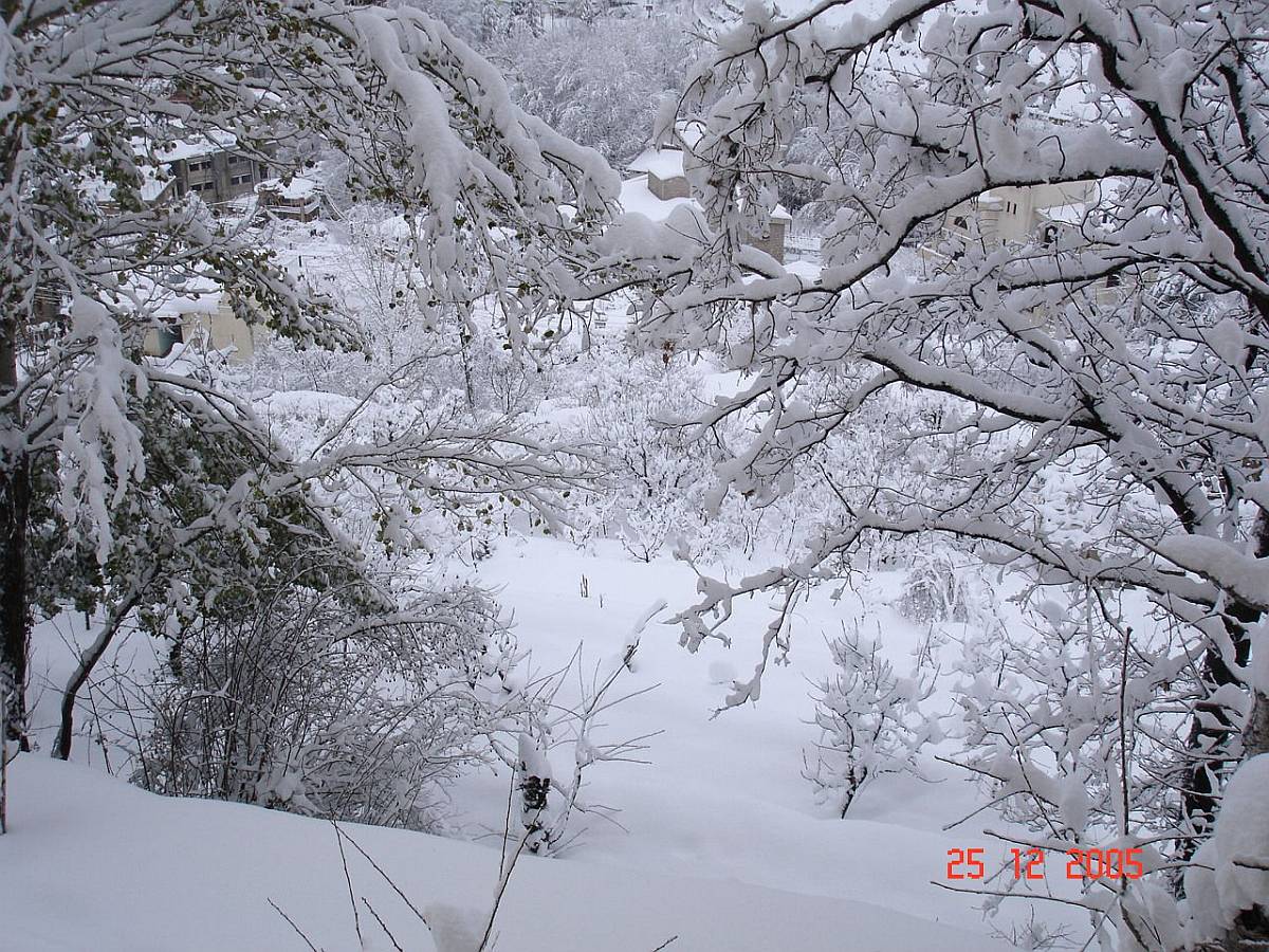 Libanon: Faraya am Weihnachtstag 2005