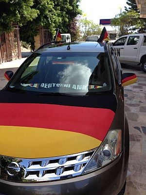 Fussball-WM 2014 im Libanon: Auto mit deutscher Fahne auf der Motorhaube